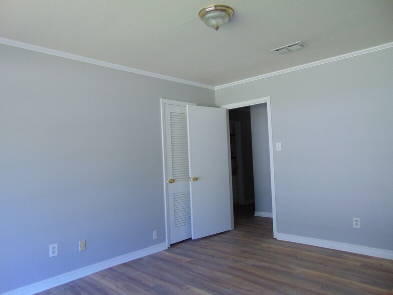 Building Photo - 8642 W Wilderness Way