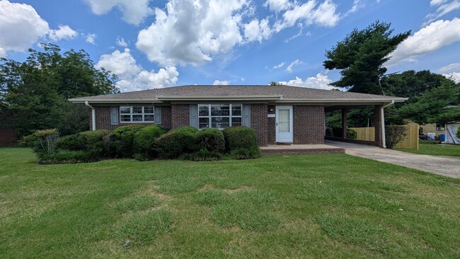 Primary Photo - Traditional Brick Ranch Home for Lease | 3...