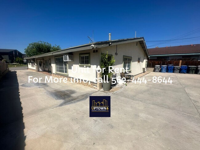 Building Photo - Apartment - 2 Bedrooms / 1 Bath - La Habra