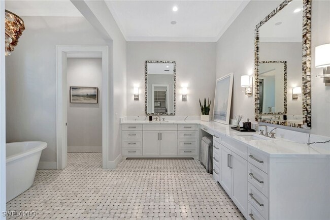 Building Photo - 160 Broad Ave S