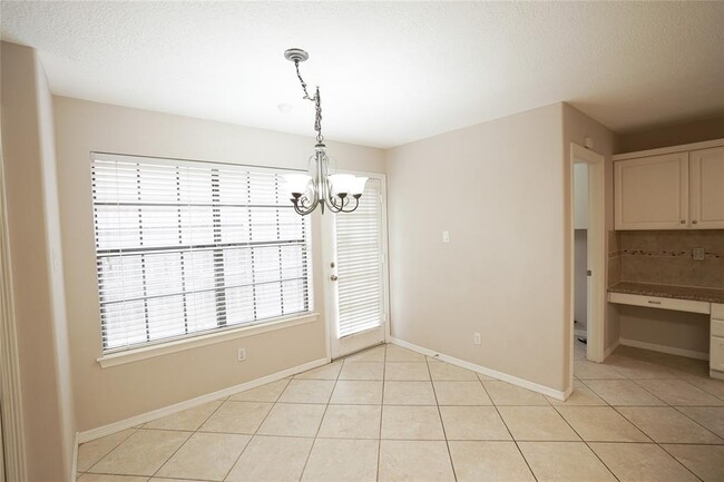 Building Photo - 14106 Glen Canon Ln
