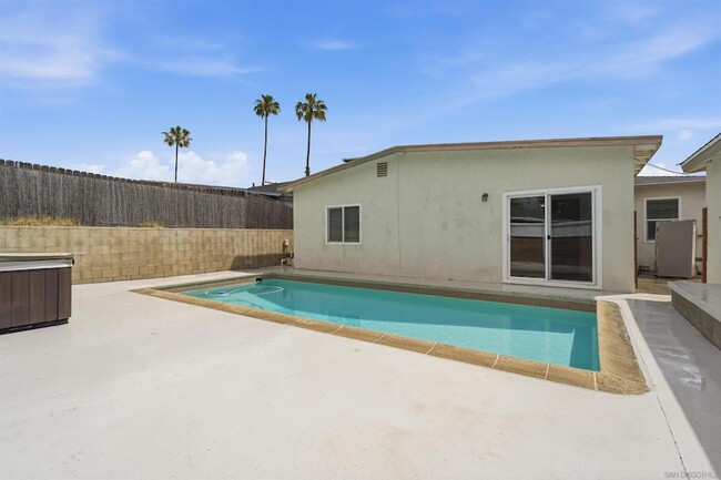 Building Photo - 6122 Nagel St