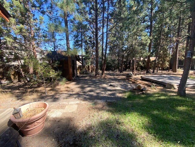 Building Photo - MOVE IN SPECIAL $500 OFF FIRST MONTHS RENT IF MOVED IN BY January 2026/ Location Location