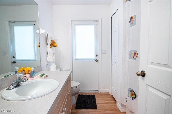 Building Photo - 3032 SW 10th Ave