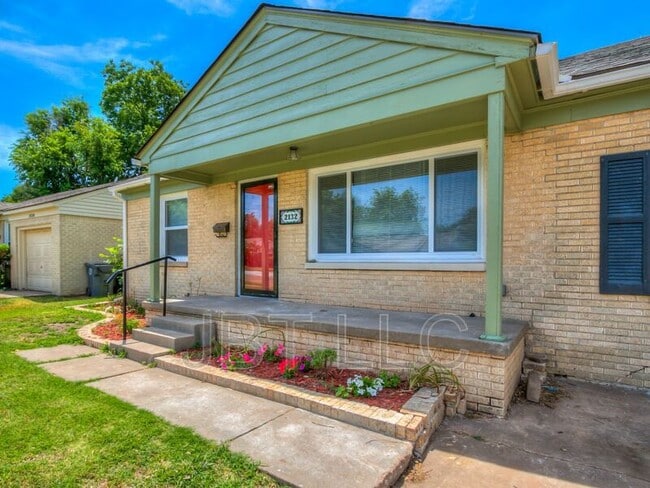 Building Photo - 2132 Andover Ct