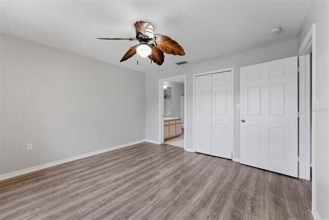 Building Photo - 5479 Vineland Rd