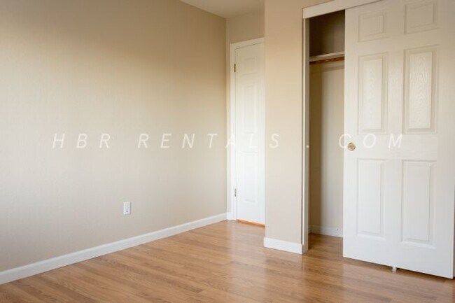 Building Photo - 1224 Crossroads Dr