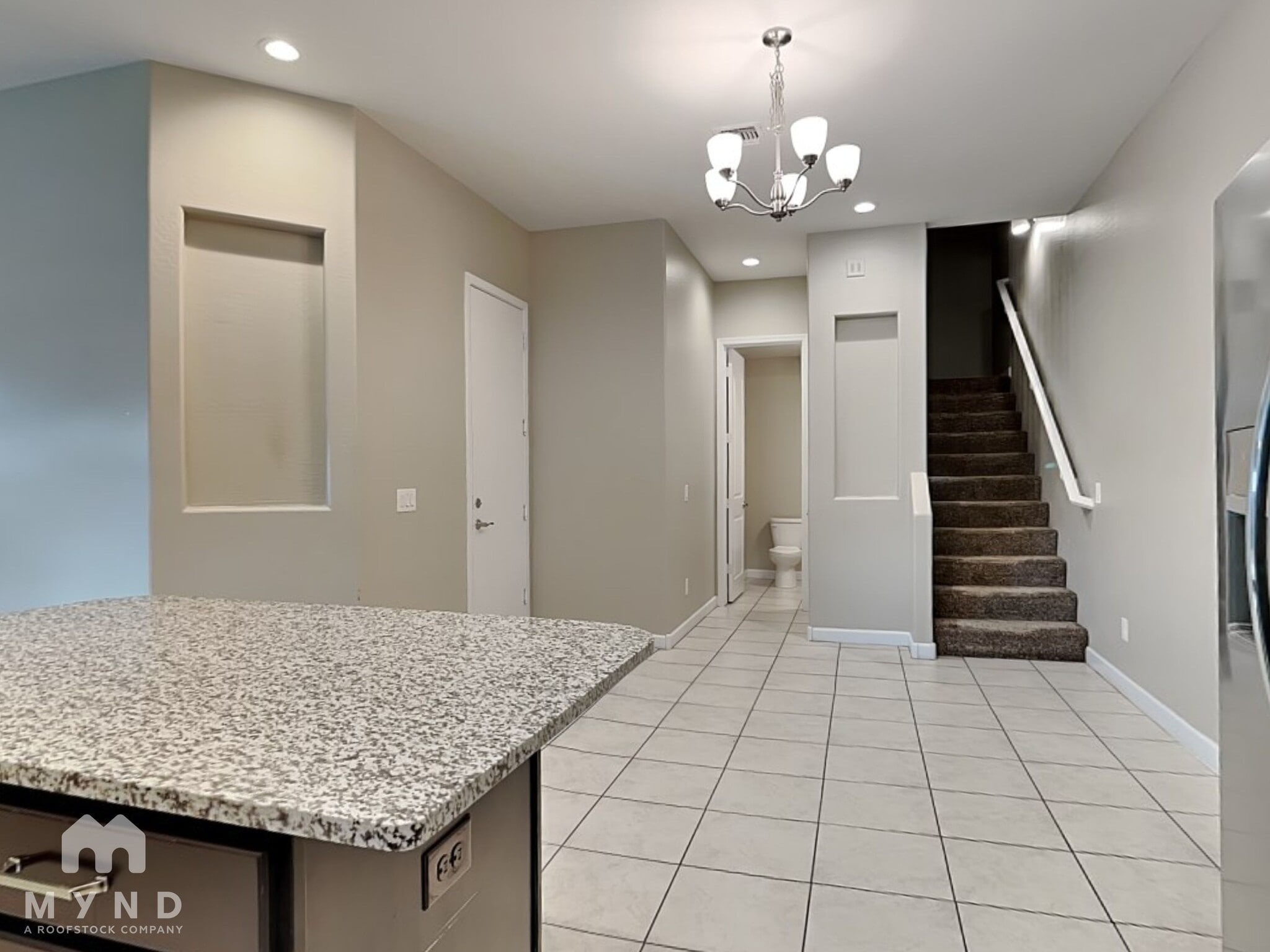 Building Photo - 1367 S Country Club Dr