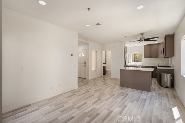 Building Photo - 260 Victoria St