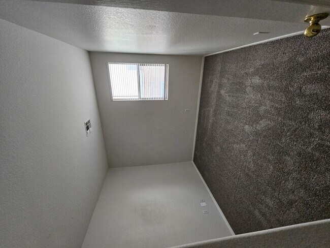 Building Photo - 12247 W Grant St