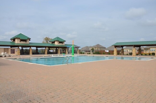 Building Photo - 6056 Urbano Bnd