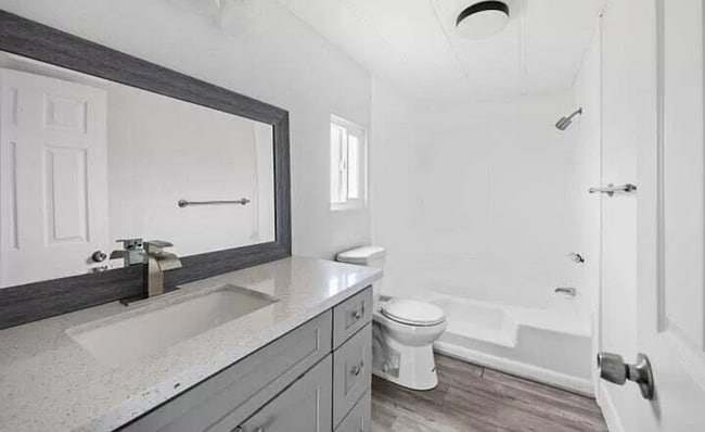 Building Photo - COMING SOON - Newly Remodeled 2 Bedroom 2 ...