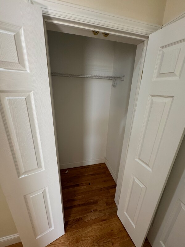 Building Photo - 30-32 N Terrace Ave