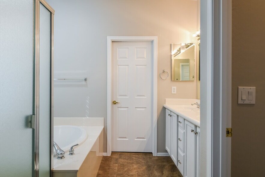 Building Photo - 41113 N Prestancia Way
