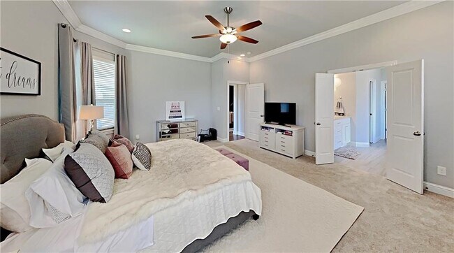 Building Photo - 4703 SW Lilly St