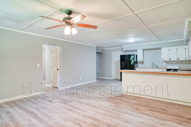 Building Photo - 168 Cherokee Cir