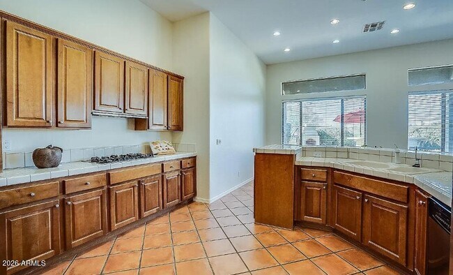 Building Photo - 42020 N Moss Springs Rd