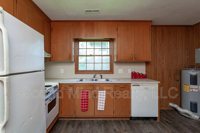 Building Photo - 203 S Alston St