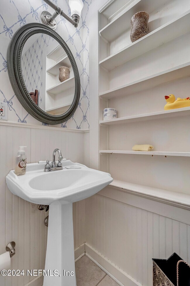 Building Photo - 68 Saragossa St