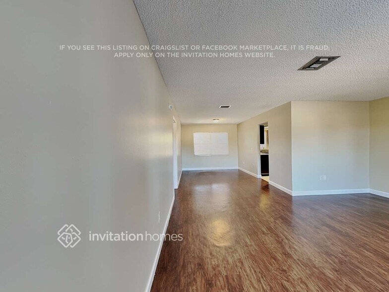 Building Photo - 2711 Citron Dr