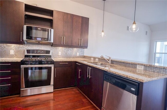 Building Photo - 870 Inman Village NE Pky