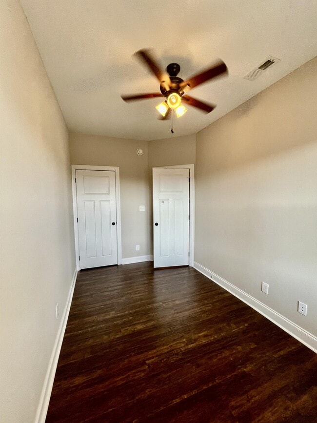 Building Photo - 211 Capstone Dr