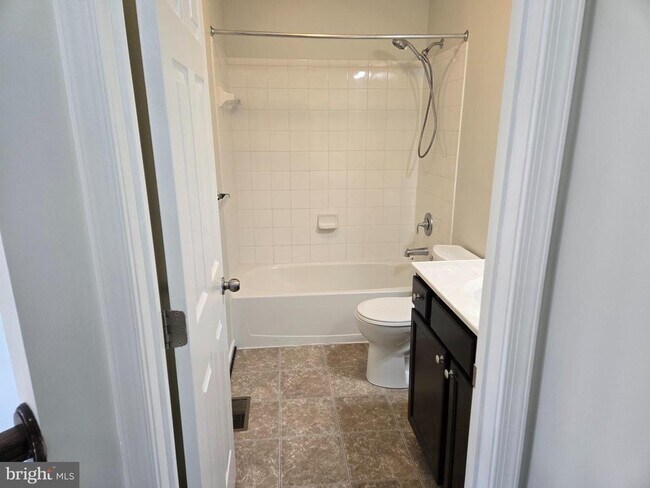 Building Photo - 514 Millar Ct