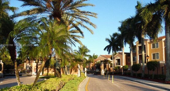 Building Photo - 8070 N Nob Hill Rd