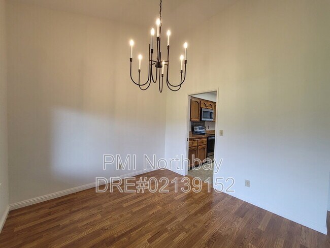 Building Photo - 3552 Larchmont Ct