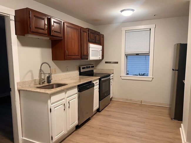 Building Photo - 39 St Thomas St