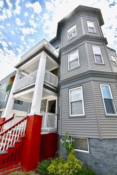Building Photo - 42 Colonial Ave