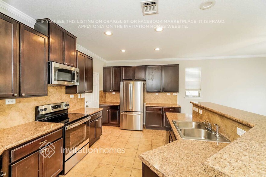 Building Photo - 6124 Fred Couples