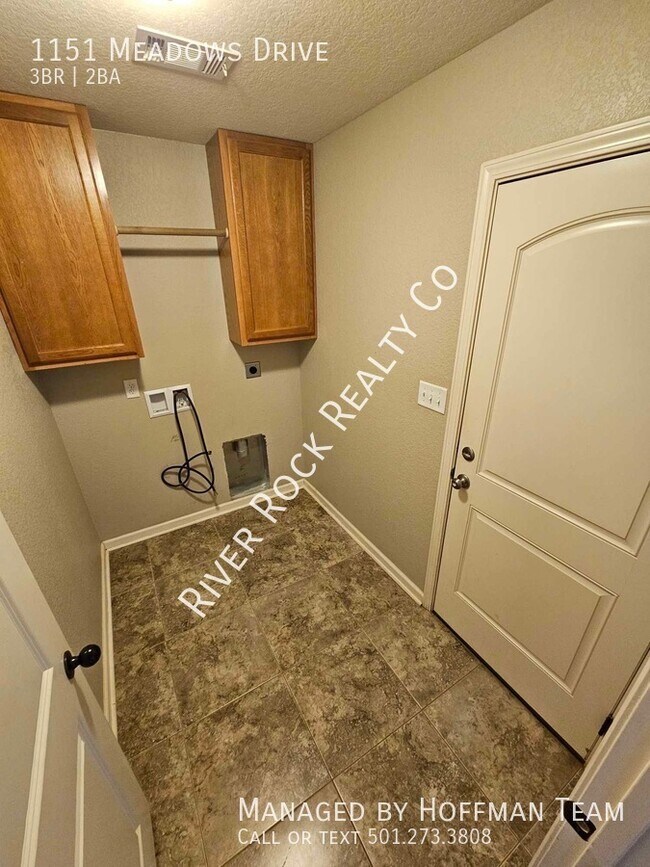Building Photo - 1151 Meadows Dr