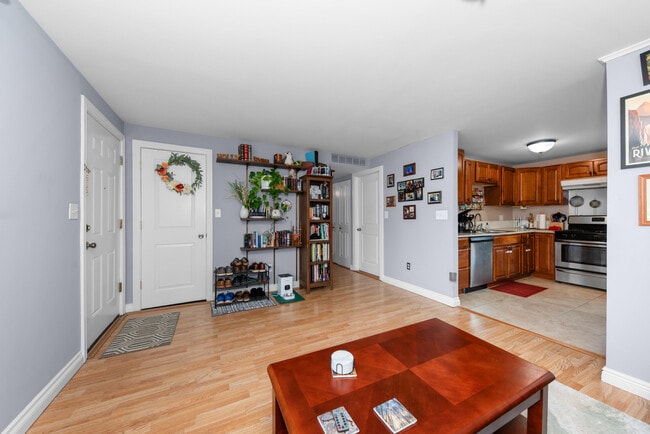 Building Photo - 2 Faust Ct