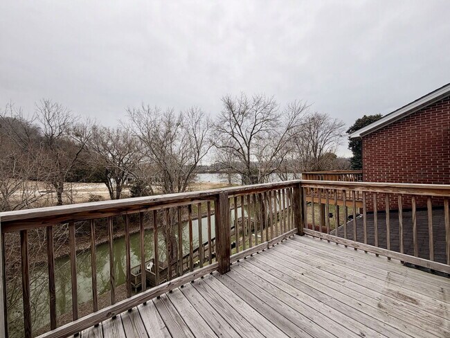 Building Photo - 3190 Waterfront Dr