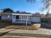 Building Photo - 2 Bedroom 1 Bath with Garage