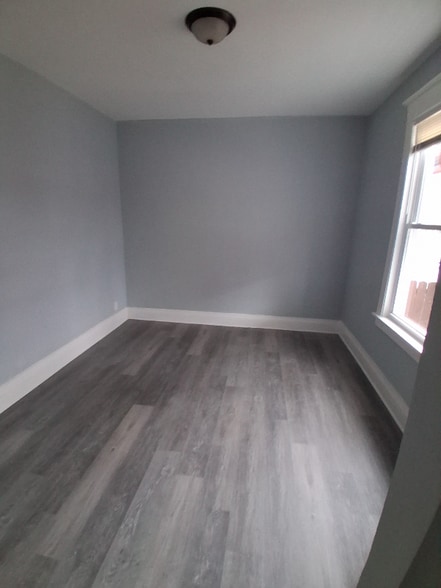 Building Photo - 2875 W Grant St