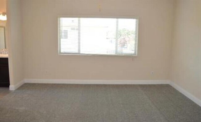 Building Photo - 2406 Gabriel Dr