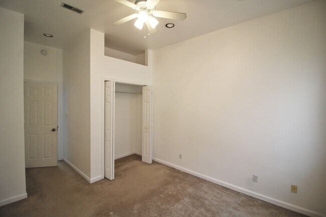 Building Photo - Gorgeous 2bd/1.5 ba Canton townhome. OSP, CAC, W/D and more! Available 3/13