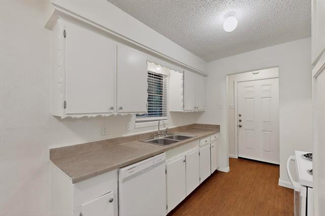 Building Photo - 10421 Muskogee Dr