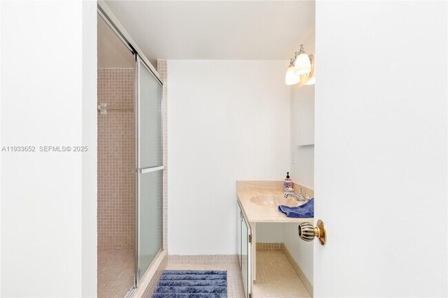 Building Photo - 2751 S Ocean Dr