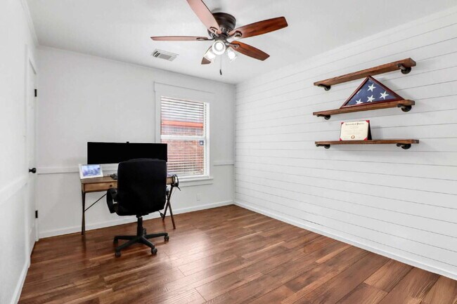 Building Photo - "Charming 3-Bedroom Home in San Antonio with Spacious 1530 sq ft Layout & 2 Full Baths!"