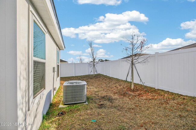 Building Photo - 163 Silver Birch St