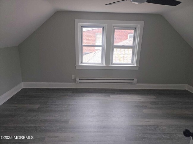 Building Photo - 168 Chelsea Ave