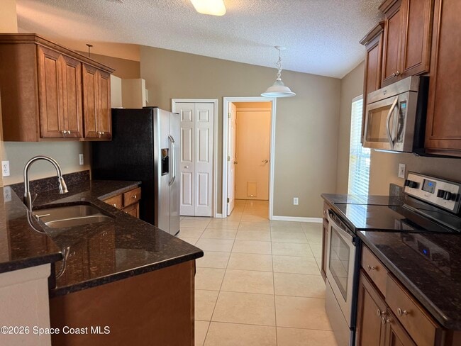 Building Photo - 4461 Manchester Dr