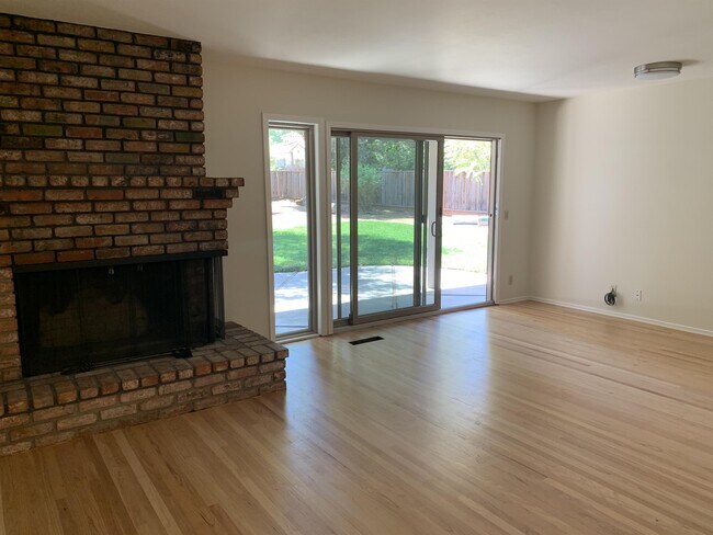 Building Photo - 280 Mt Hamilton Ave