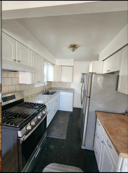 Building Photo - 69-19 43rd Ave