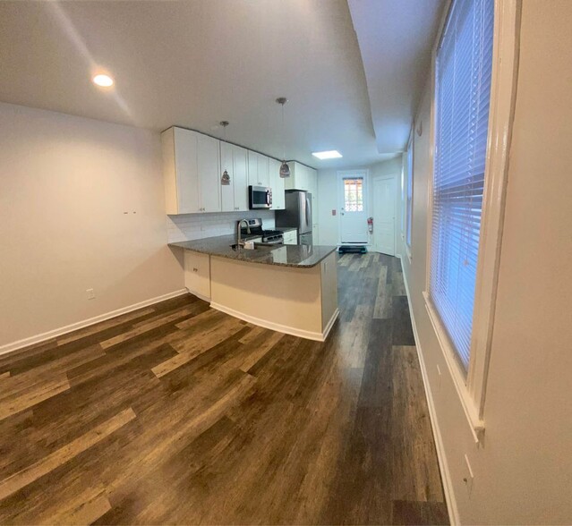 kitchen/dining room - 106 S 3rd St