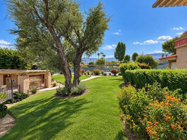 Building Photo - 72477 Rolling Knoll Dr