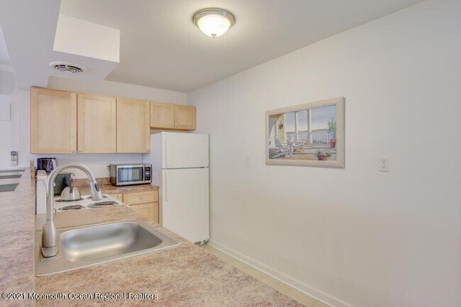 Building Photo - 1488 Ocean Ave